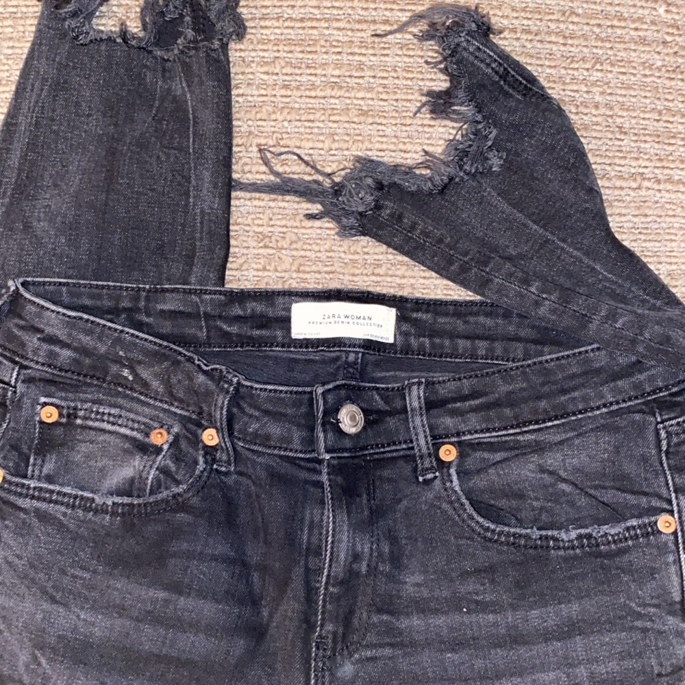 Zara Distressed Ankle Jeans